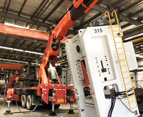 杭州上城附近随车吊出租，轻松解决运输难题