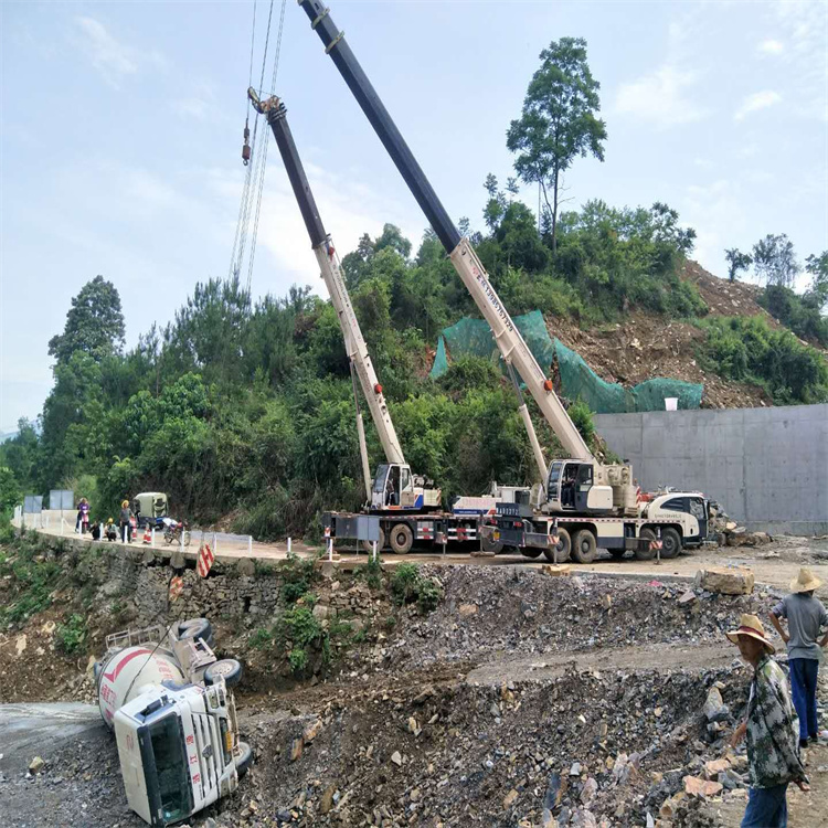 杭州上城汽车掉沟里叫吊车救援要多少钱